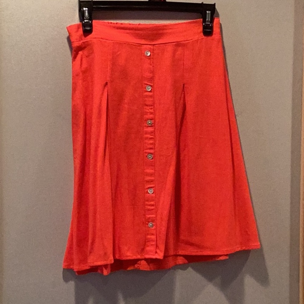 Vero moda short skirt color orange, size small petite